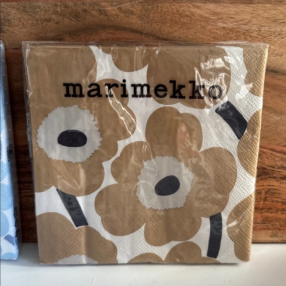 Marimekko Unikko Cream Linen and Mini Unikko Light Blue Dinner Napkins NIP - Picture 3 of 8